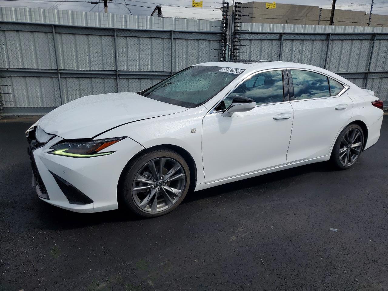 LEXUS ES 2019