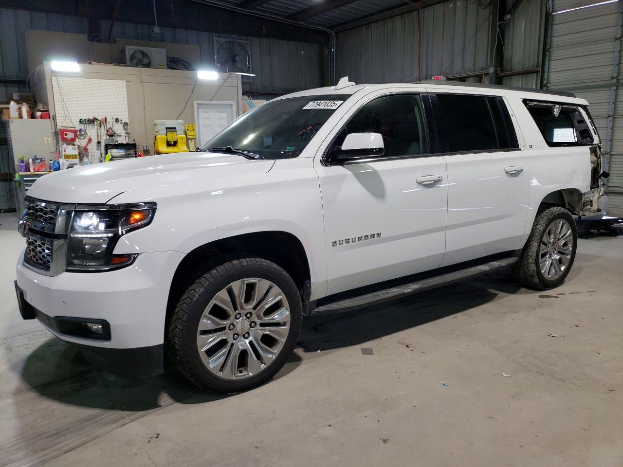 CHEVROLET SUBURBAN 2016
