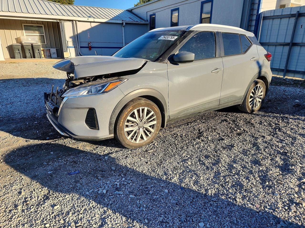 NISSAN KICKS 2023