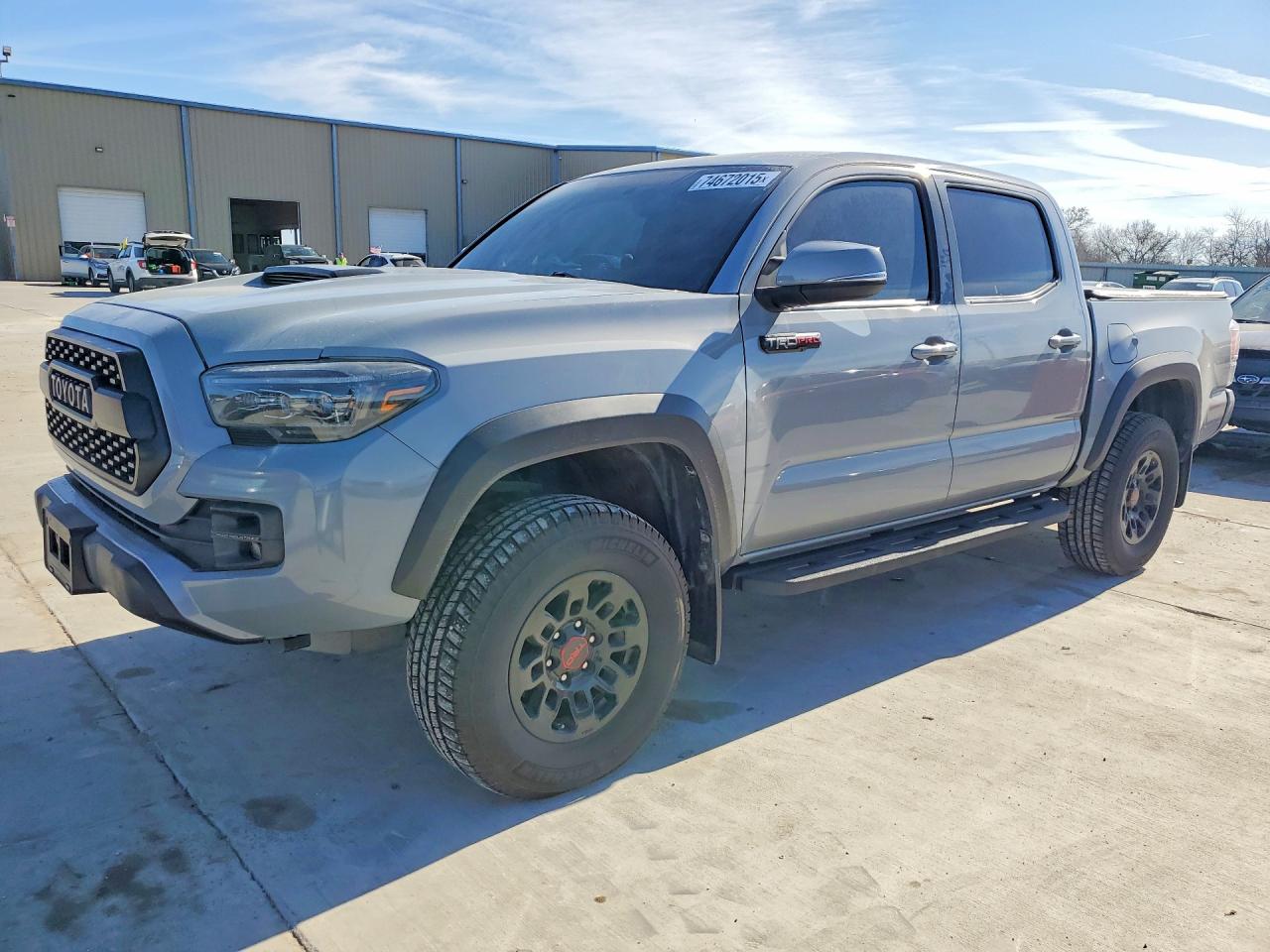 TOYOTA TACOMA 2017