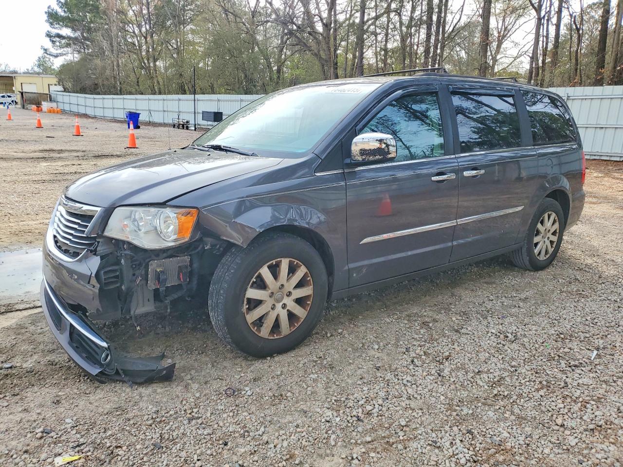 CHRYSLER TOWN & COUNTRY 2015
