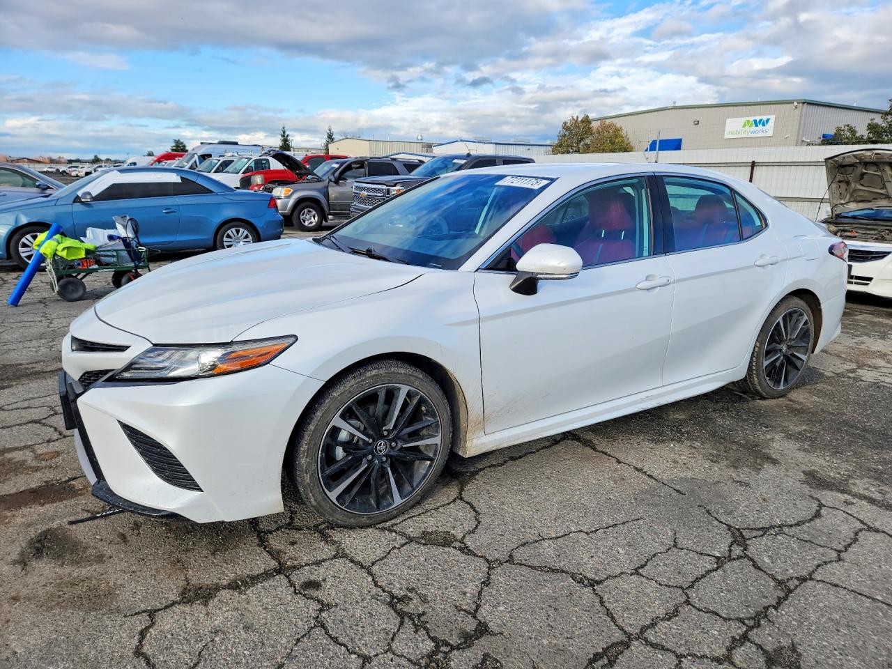 TOYOTA CAMRY 2019