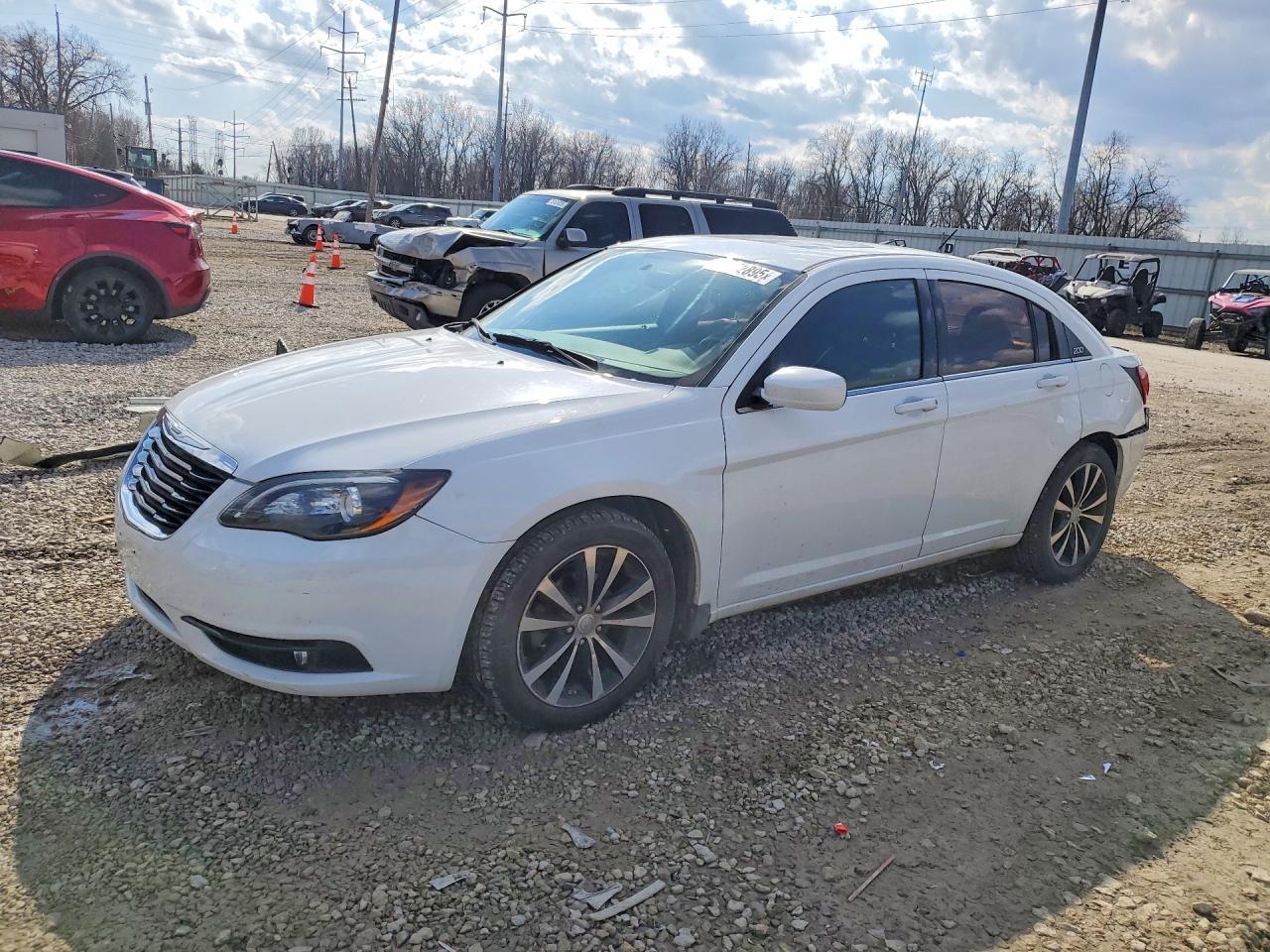 CHRYSLER 200 2013