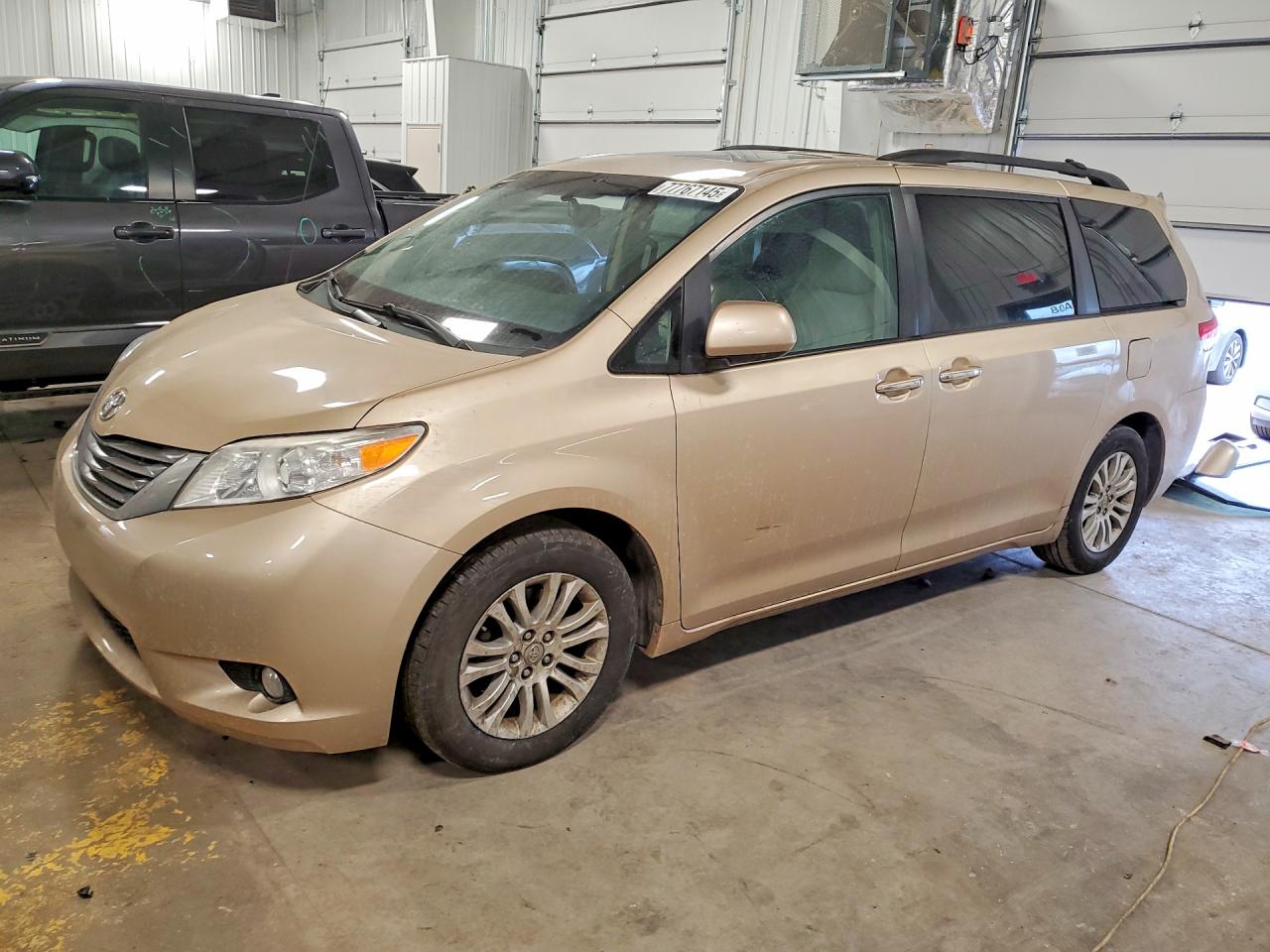 TOYOTA SIENNA 2013
