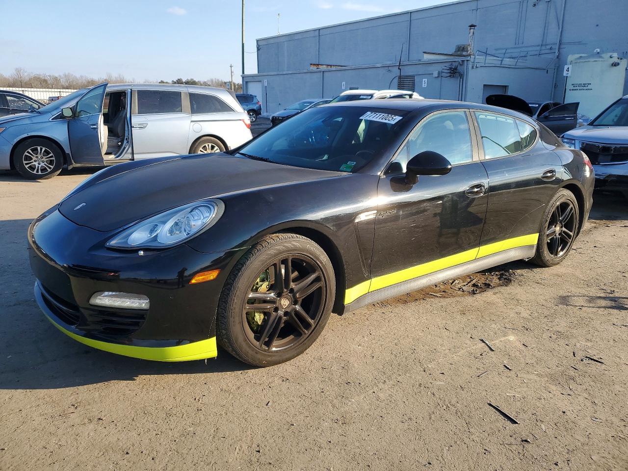 PORSCHE PANAMERA 2012