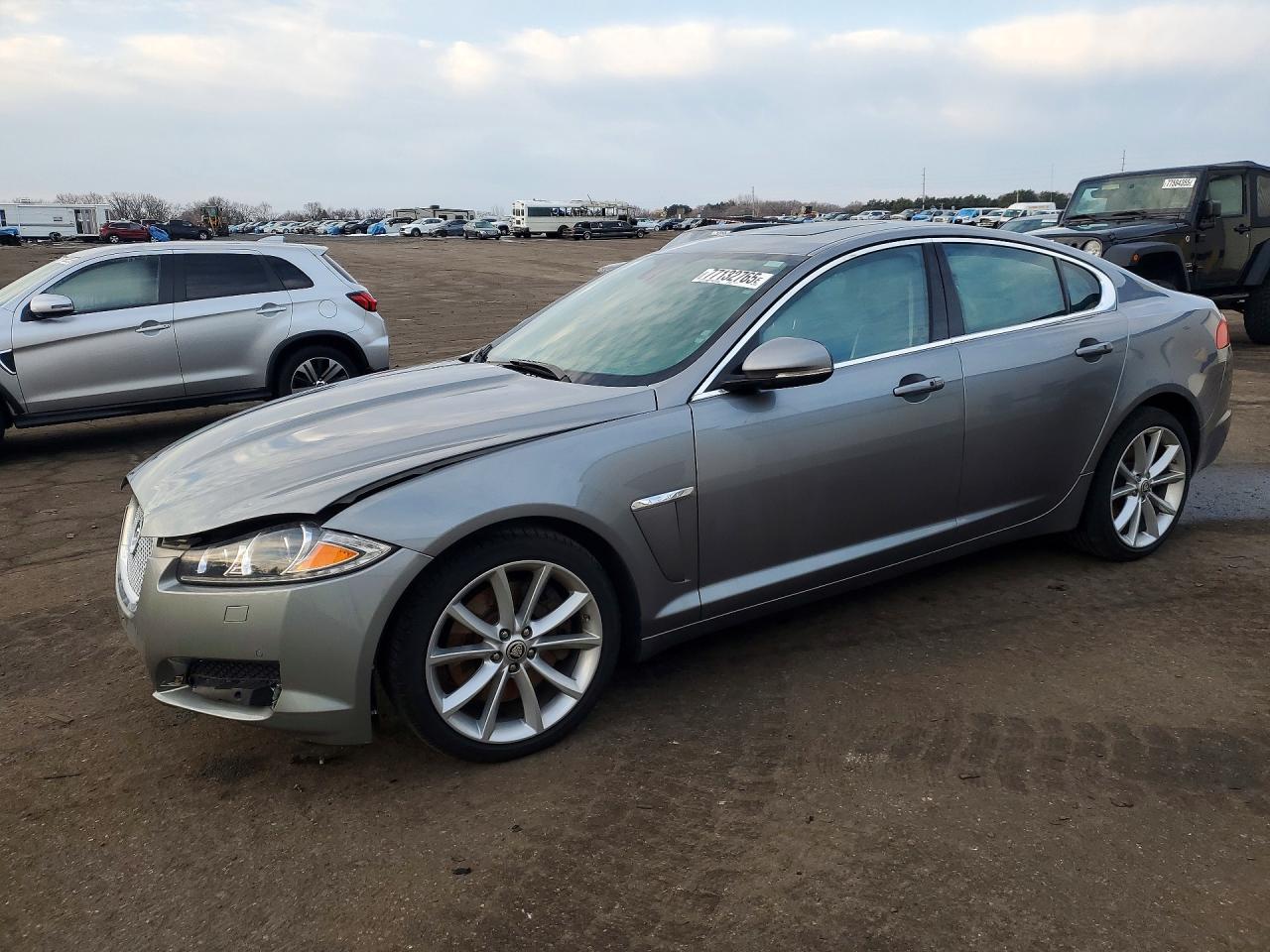 JAGUAR XF 2012