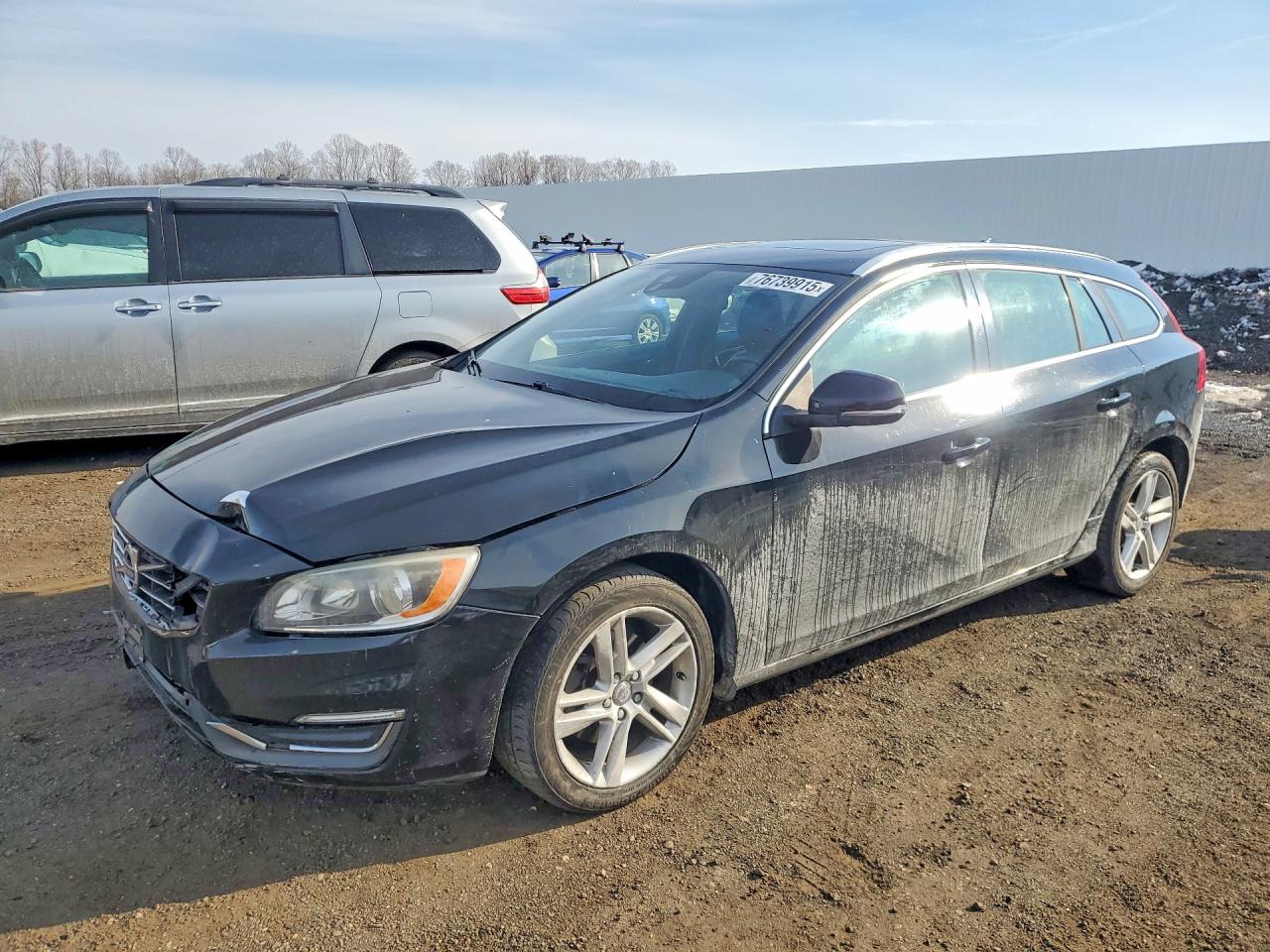VOLVO V60 2015