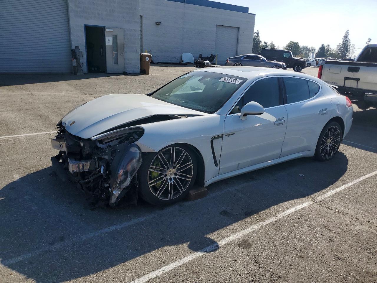 PORSCHE PANAMERA 2016
