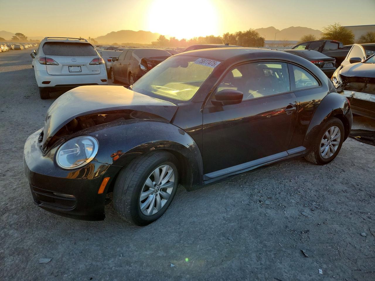 VOLKSWAGEN BEETLE 2015