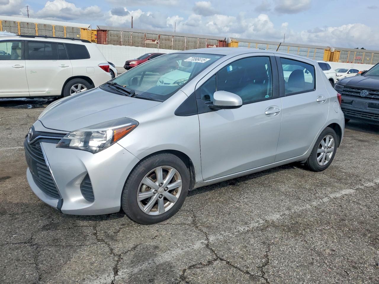 TOYOTA YARIS 2015