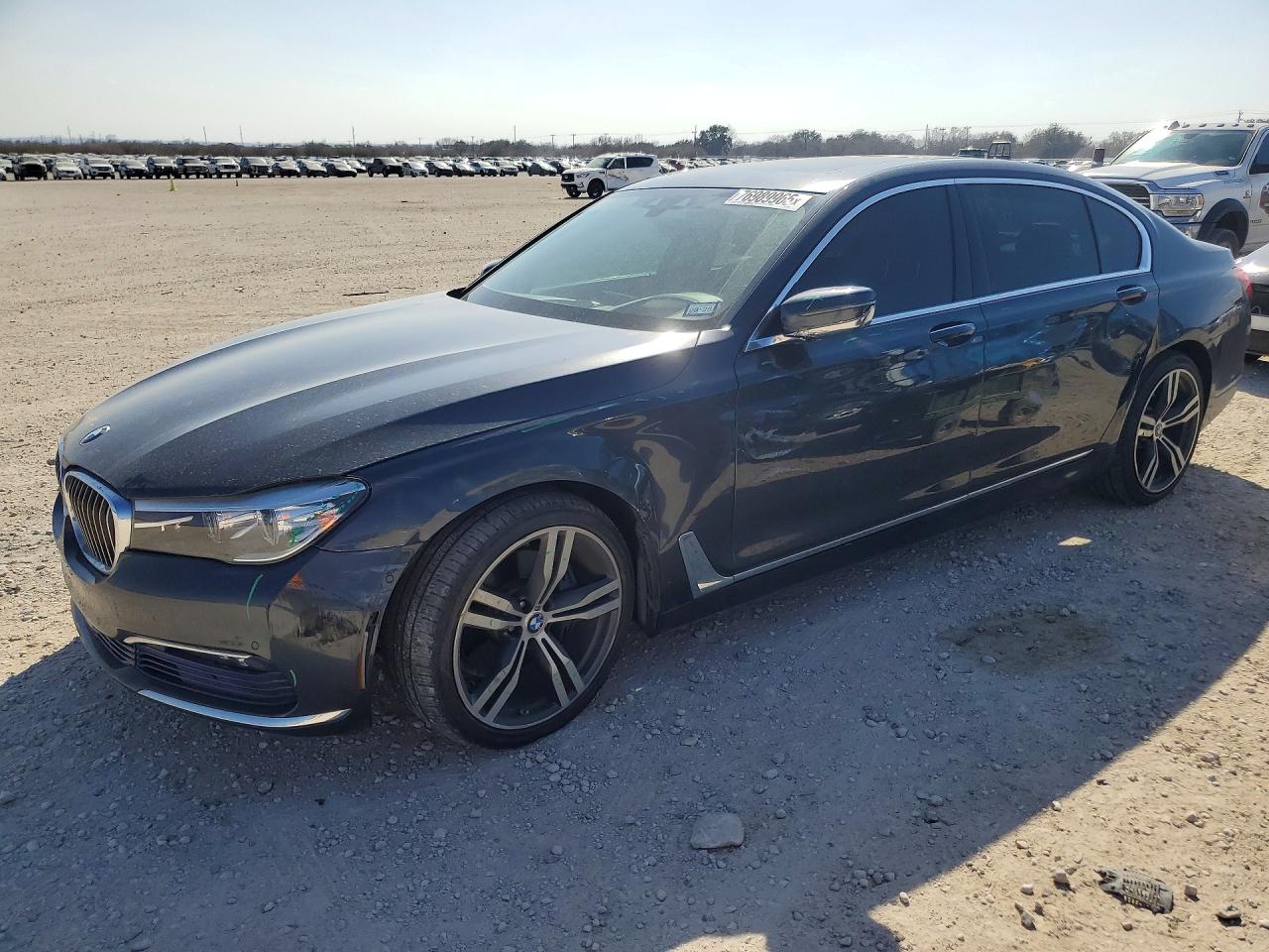 BMW 740 2016