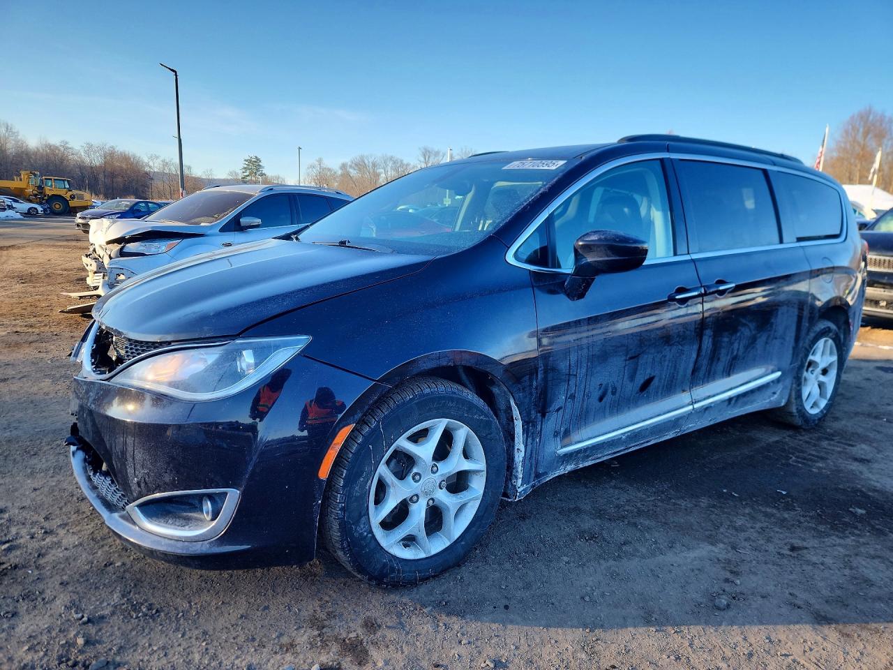 CHRYSLER PACIFICA 2017