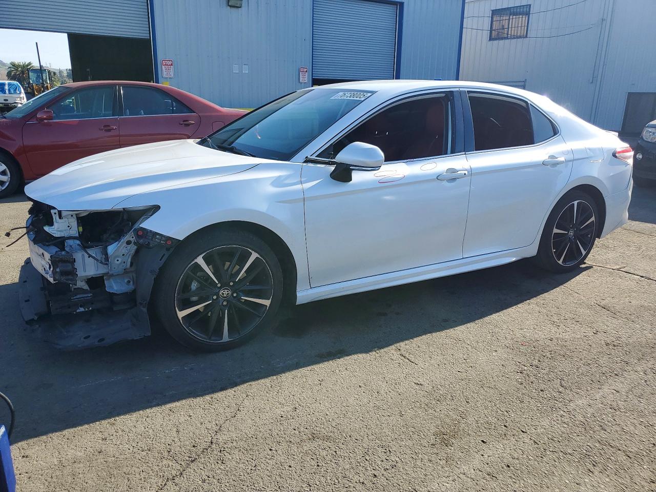 TOYOTA CAMRY 2020