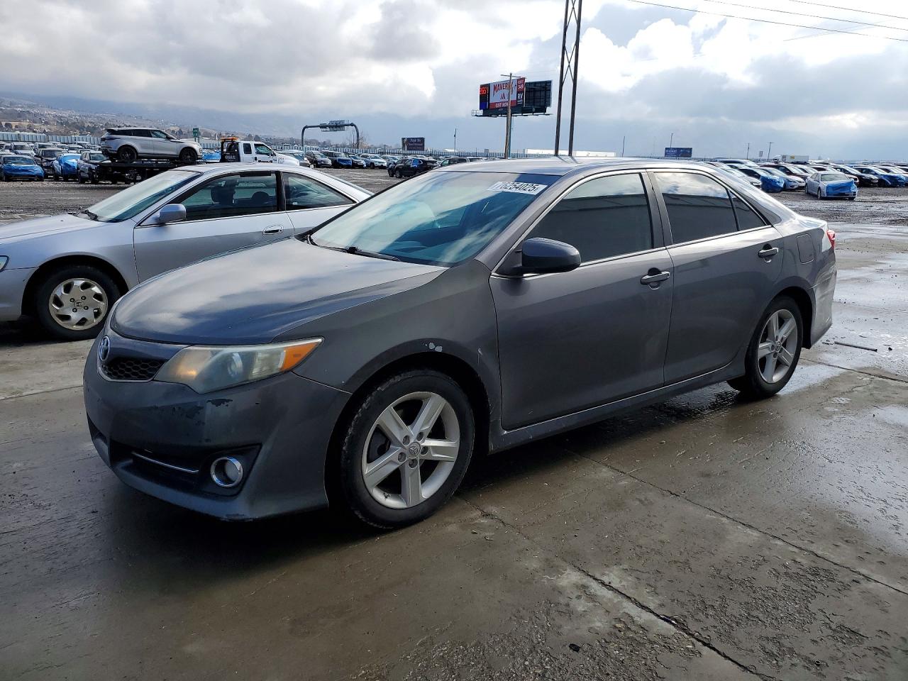 TOYOTA CAMRY 2014
