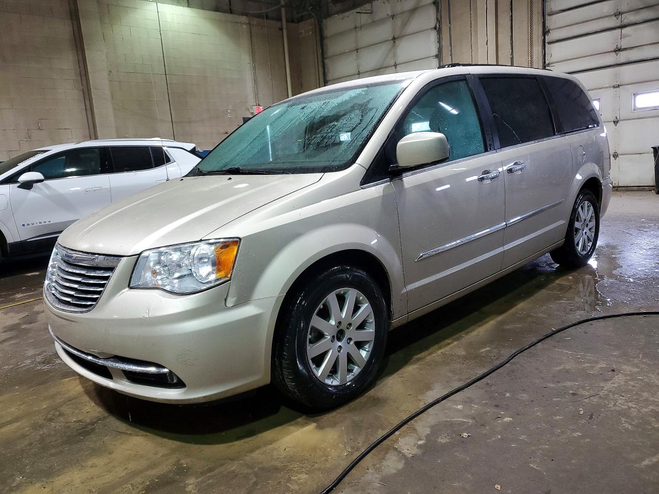 CHRYSLER TOWN & COUNTRY 2014