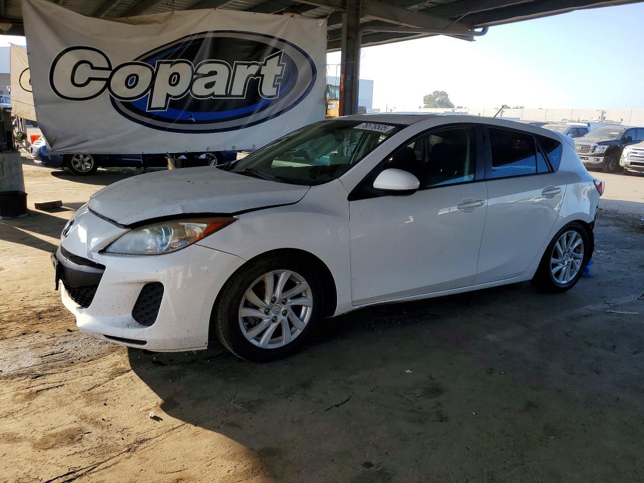 MAZDA 3 2012