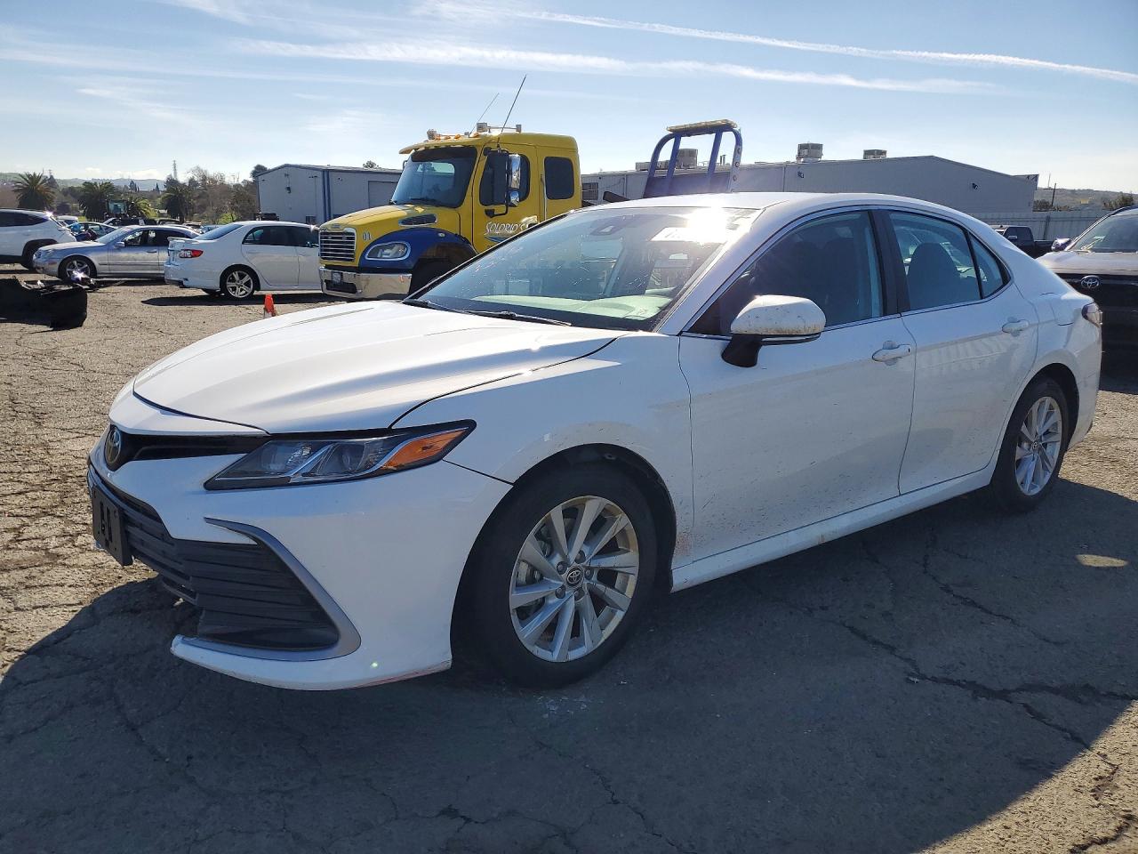 TOYOTA CAMRY 2024
