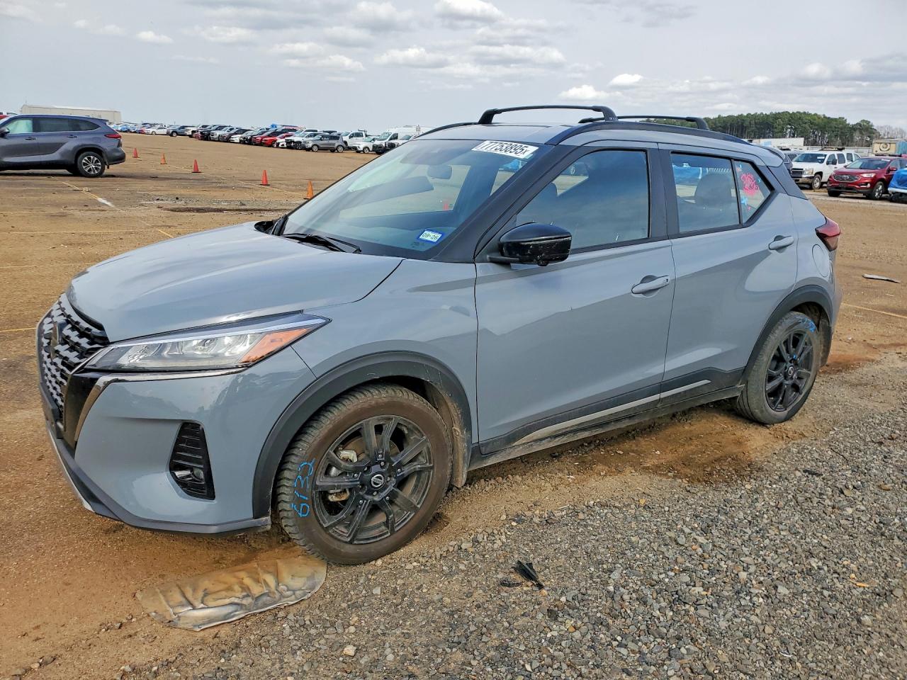 NISSAN KICKS 2021