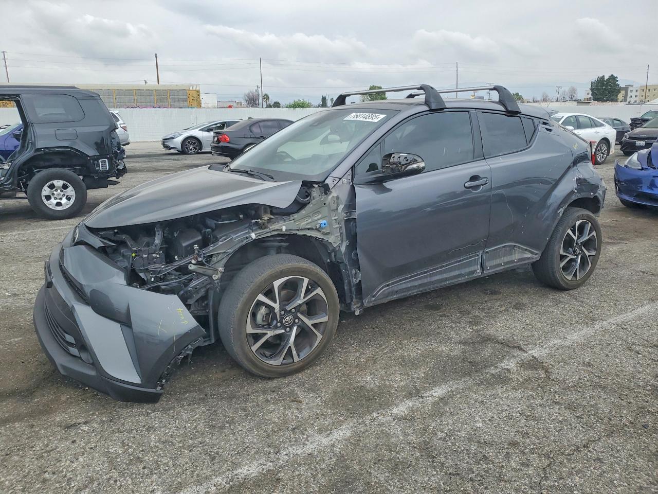 TOYOTA C-HR XLE 2019