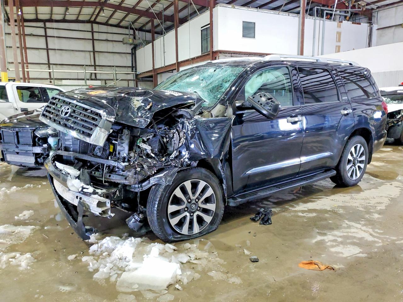 TOYOTA SEQUOIA 2018