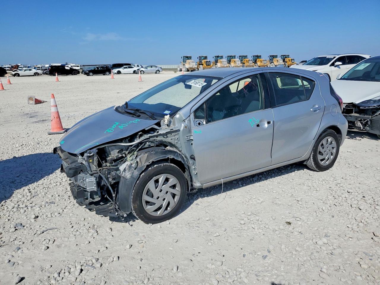 TOYOTA PRIUS C 2015