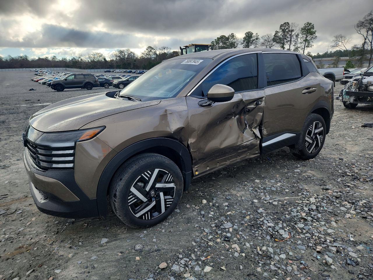 NISSAN KICKS 2025