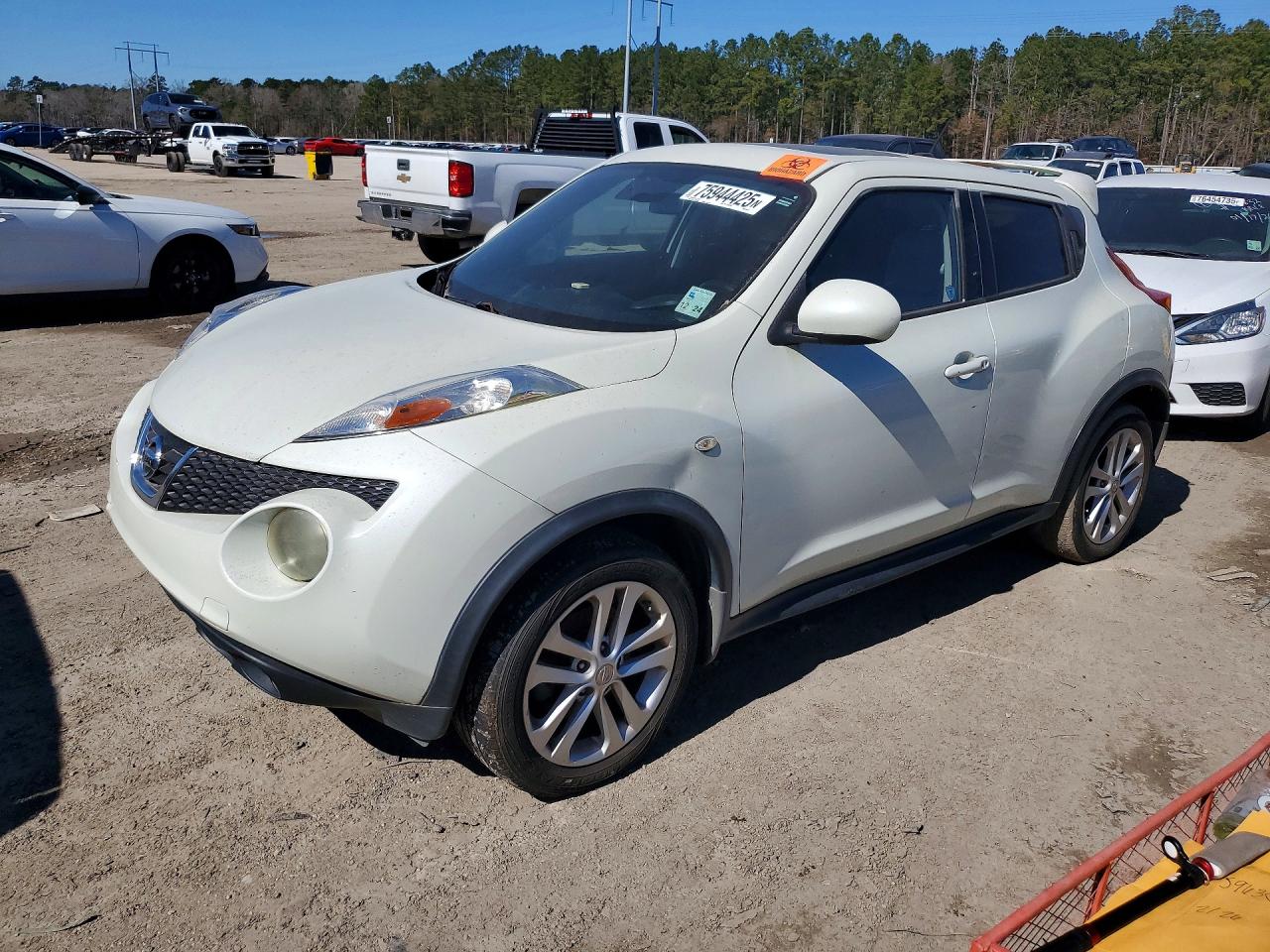 NISSAN JUKE 2011
