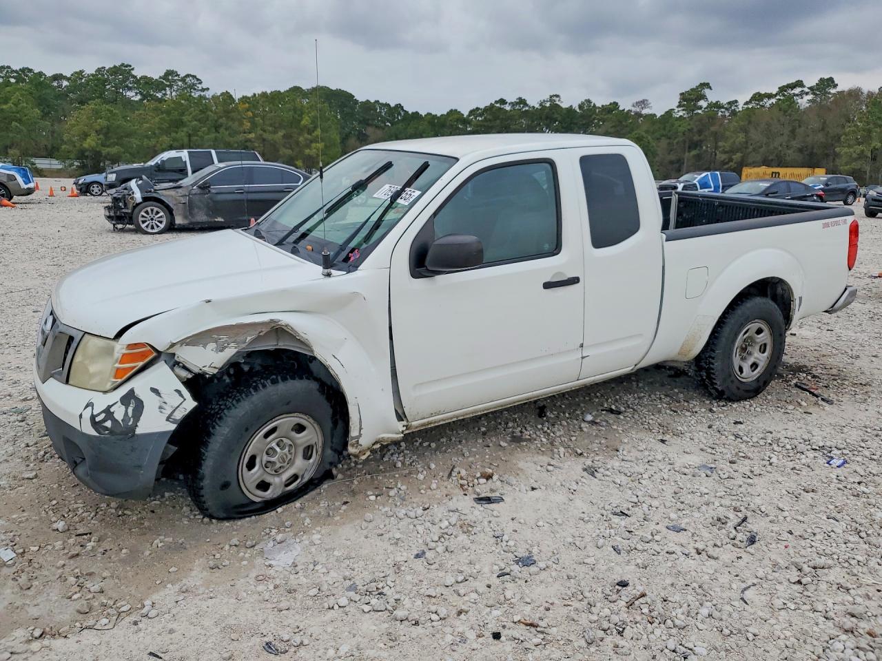 NISSAN FRONTIER 2013