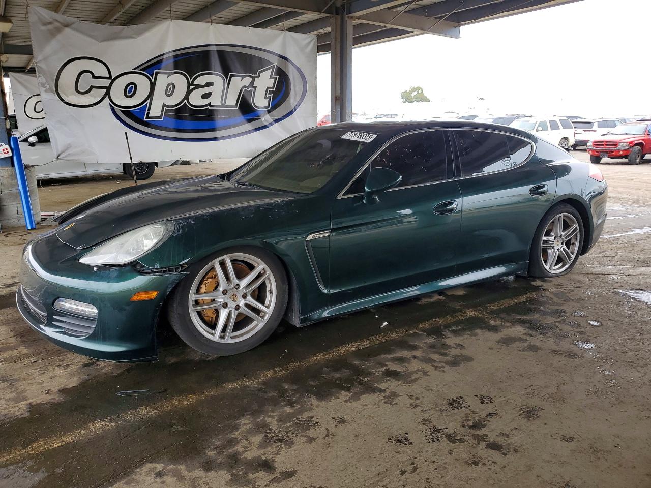 PORSCHE PANAMERA 2011