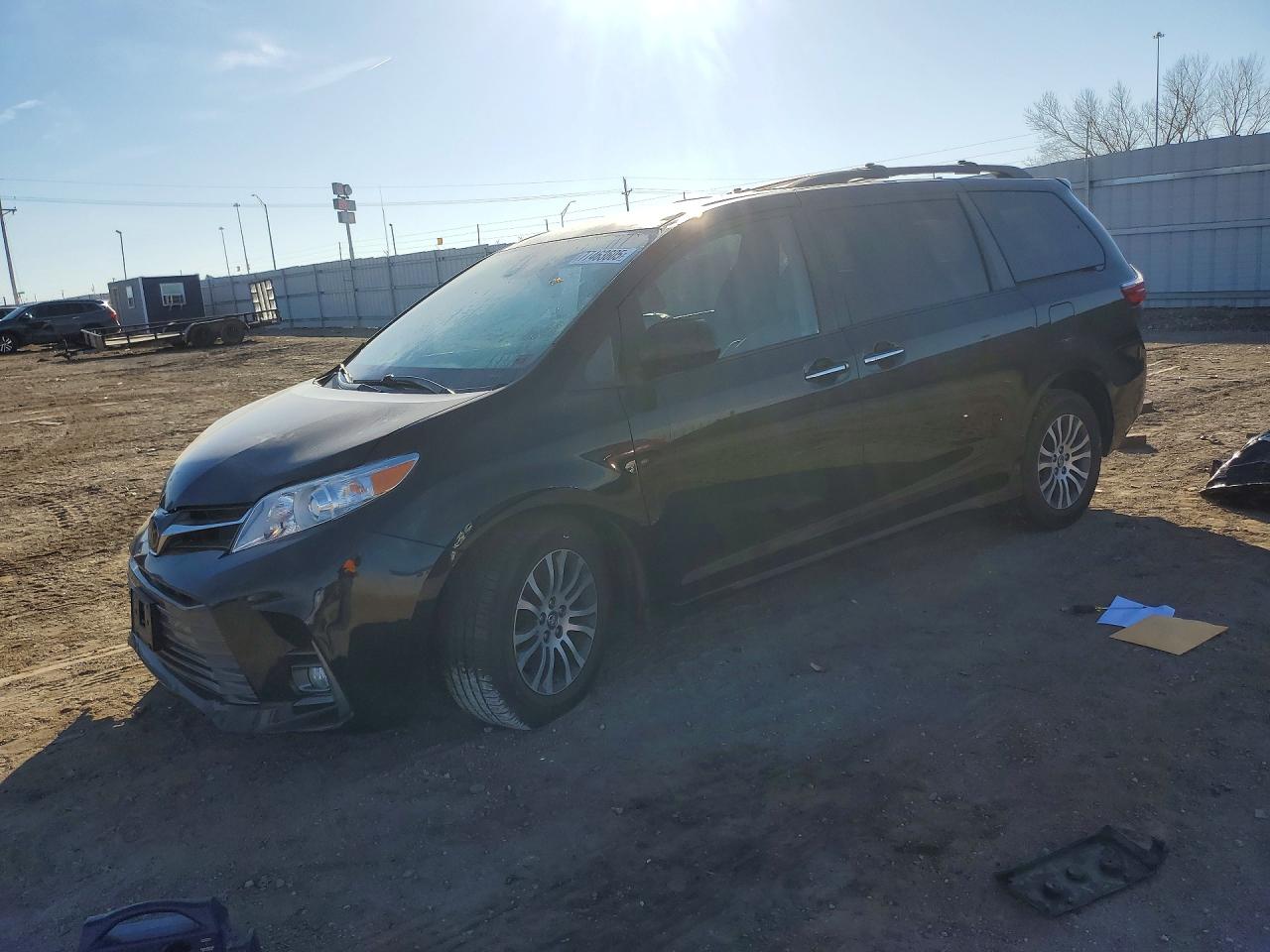 TOYOTA SIENNA 2018