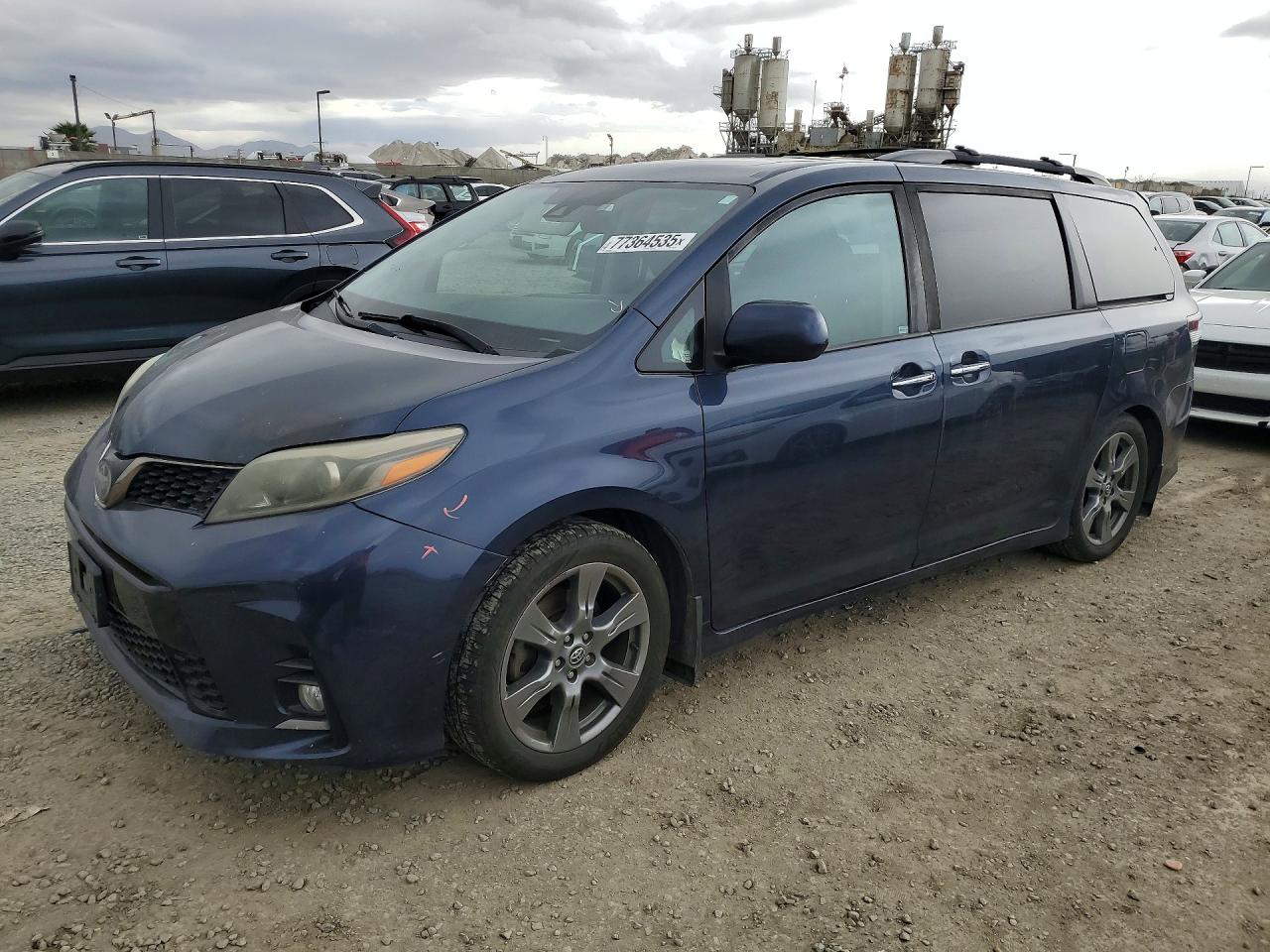 TOYOTA SIENNA 2019