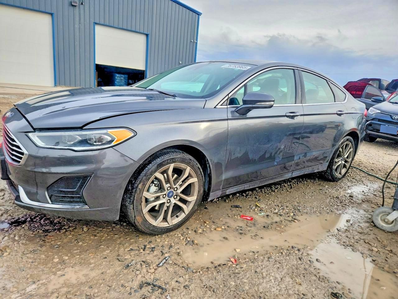 FORD FUSION 2019
