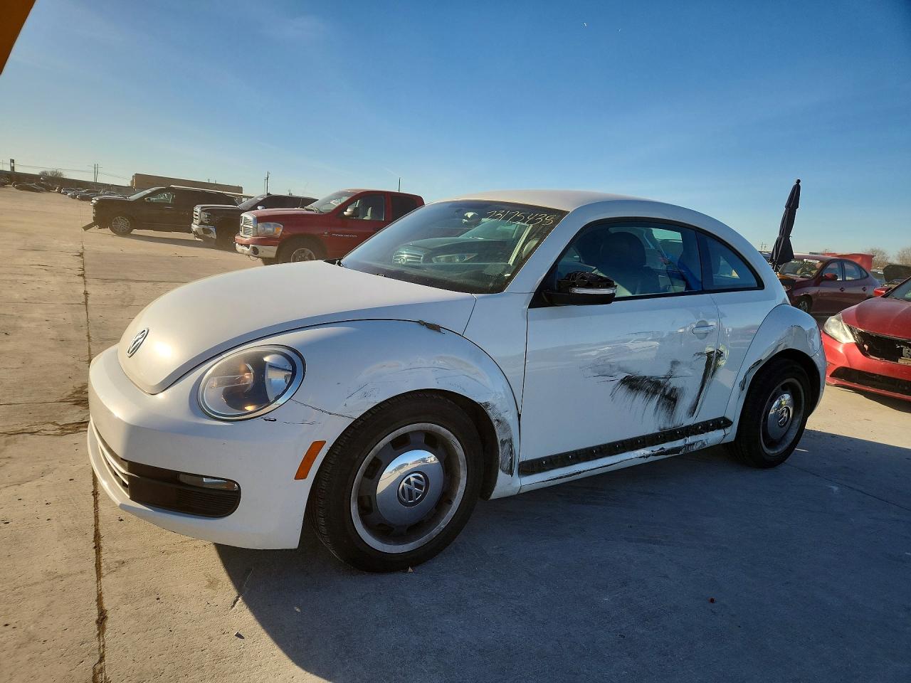 VOLKSWAGEN BEETLE 2012