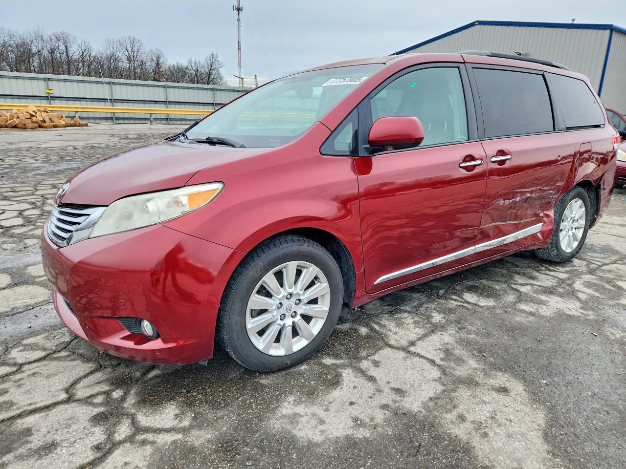 TOYOTA SIENNA 2011