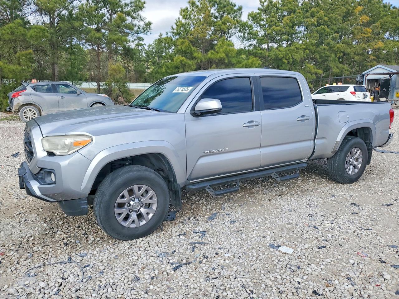 TOYOTA TACOMA 2017