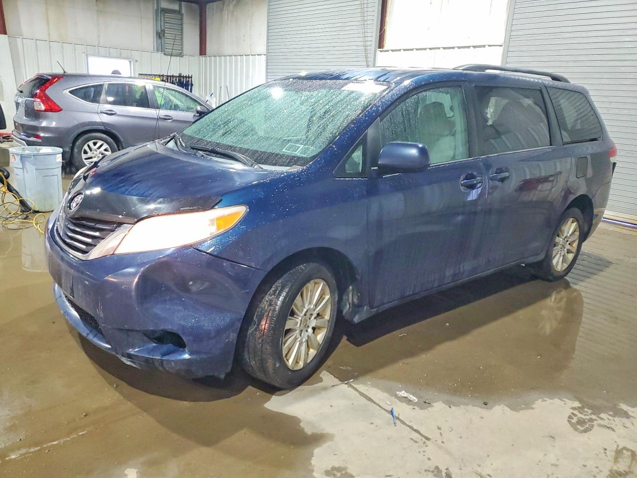 TOYOTA SIENNA 2012