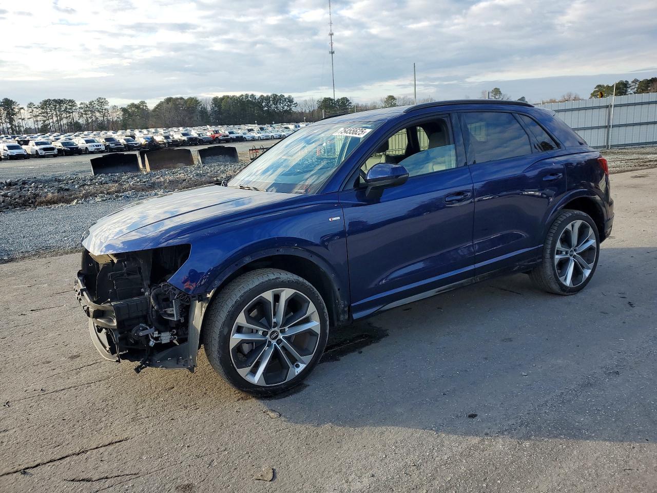 AUDI Q3 2021