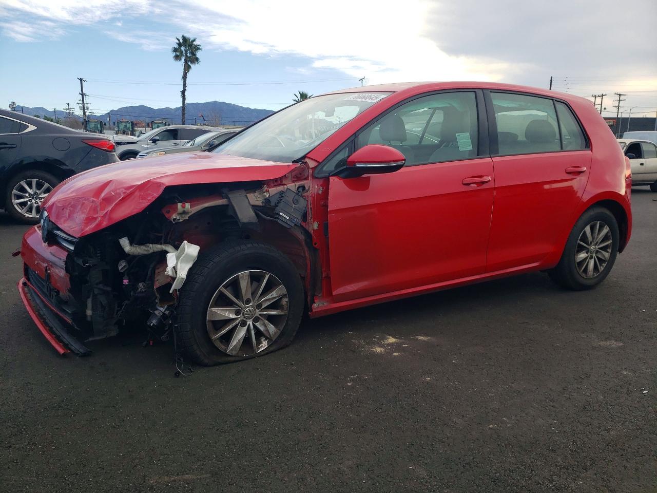 VOLKSWAGEN GOLF 2015