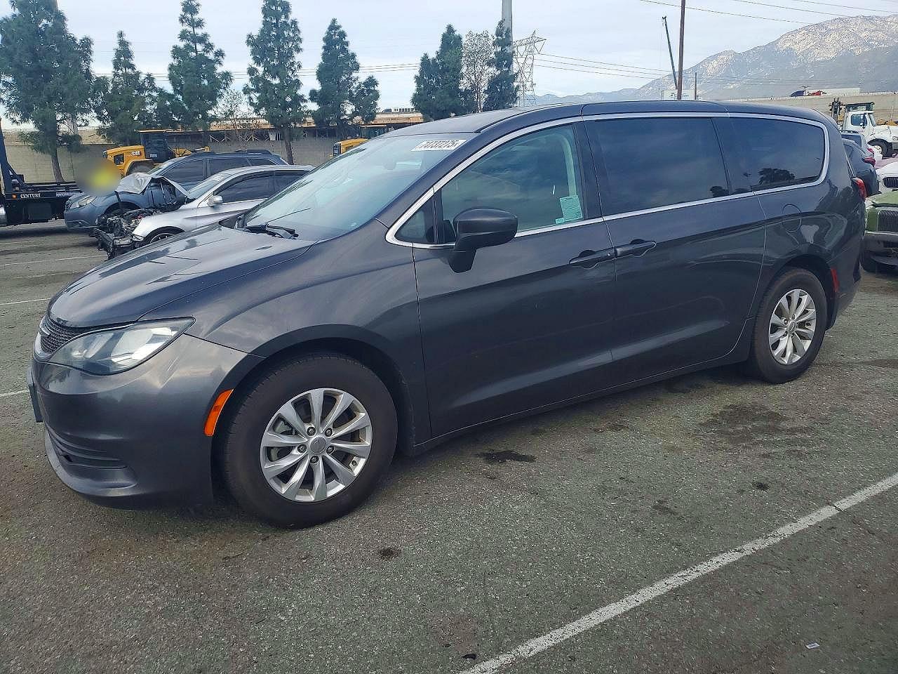CHRYSLER PACIFICA 2017