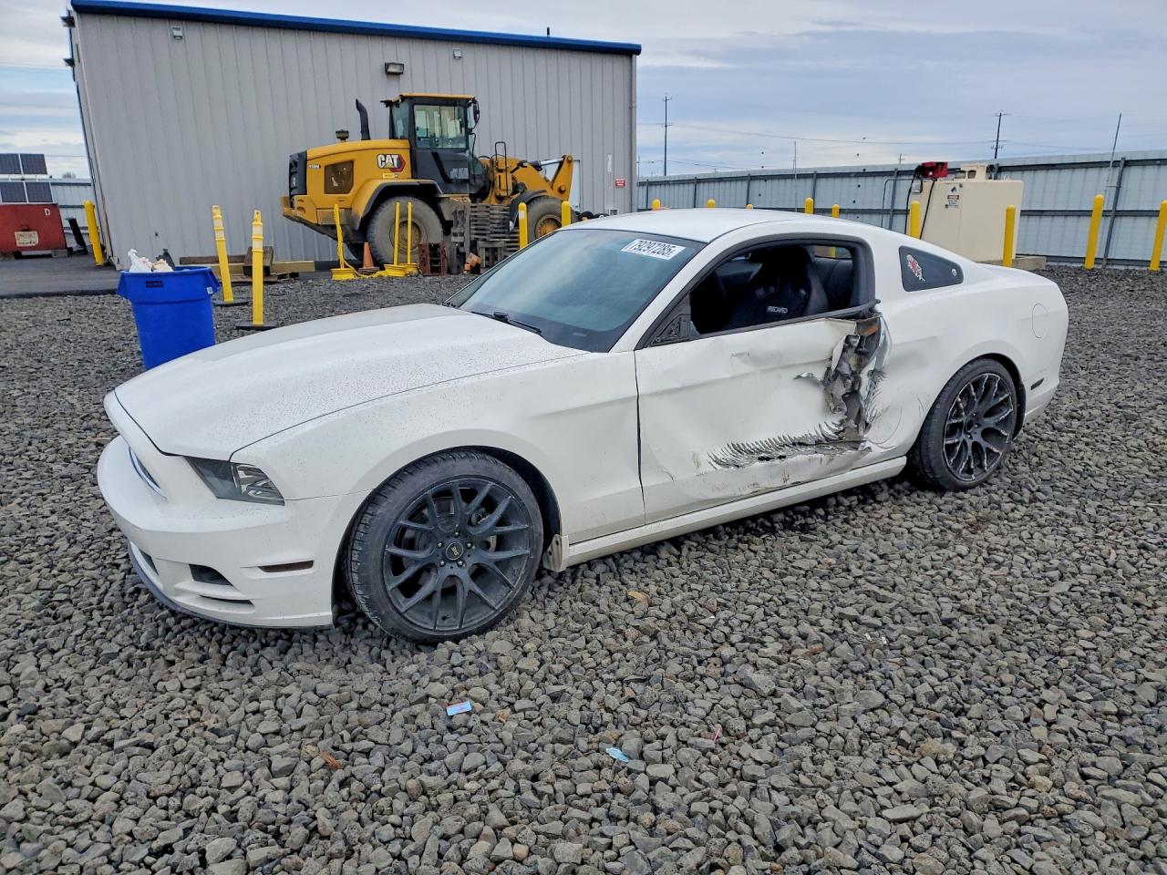 FORD MUSTANG 2013