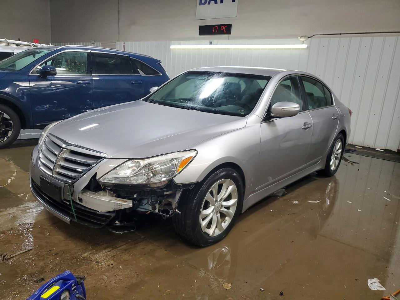 HYUNDAI GENESIS 2013