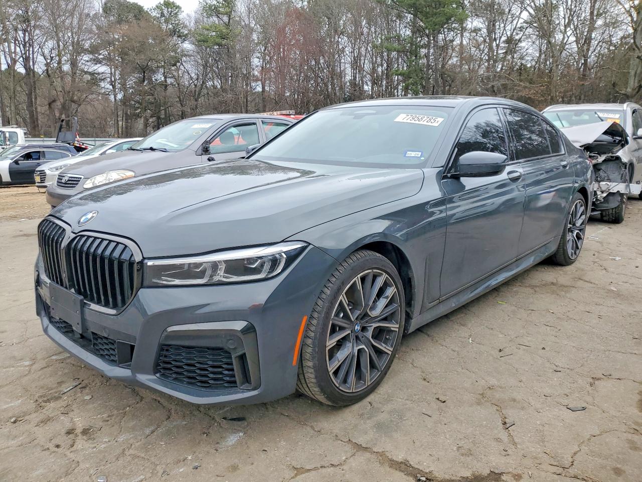 BMW 750 2022