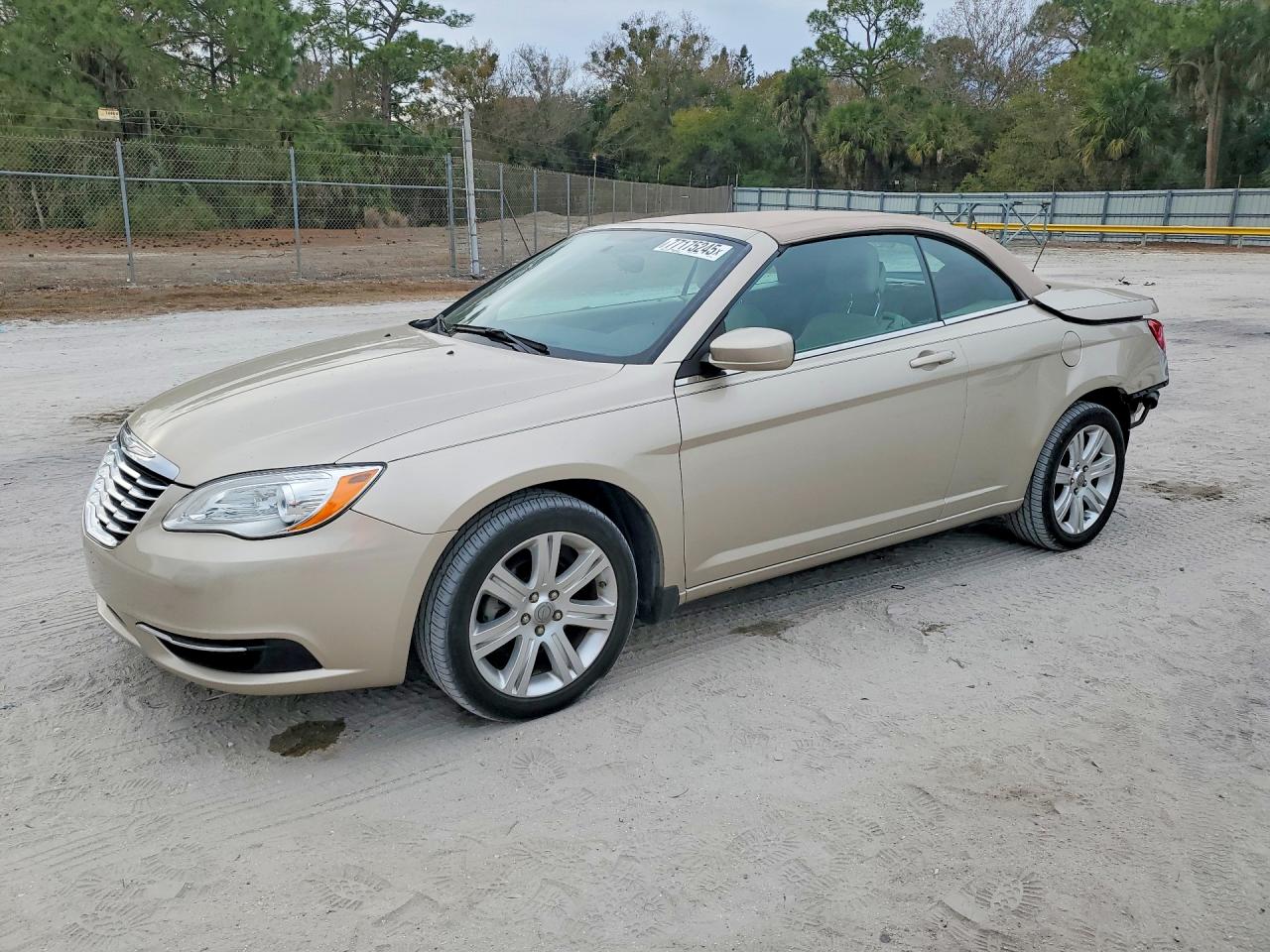 CHRYSLER 200 2014