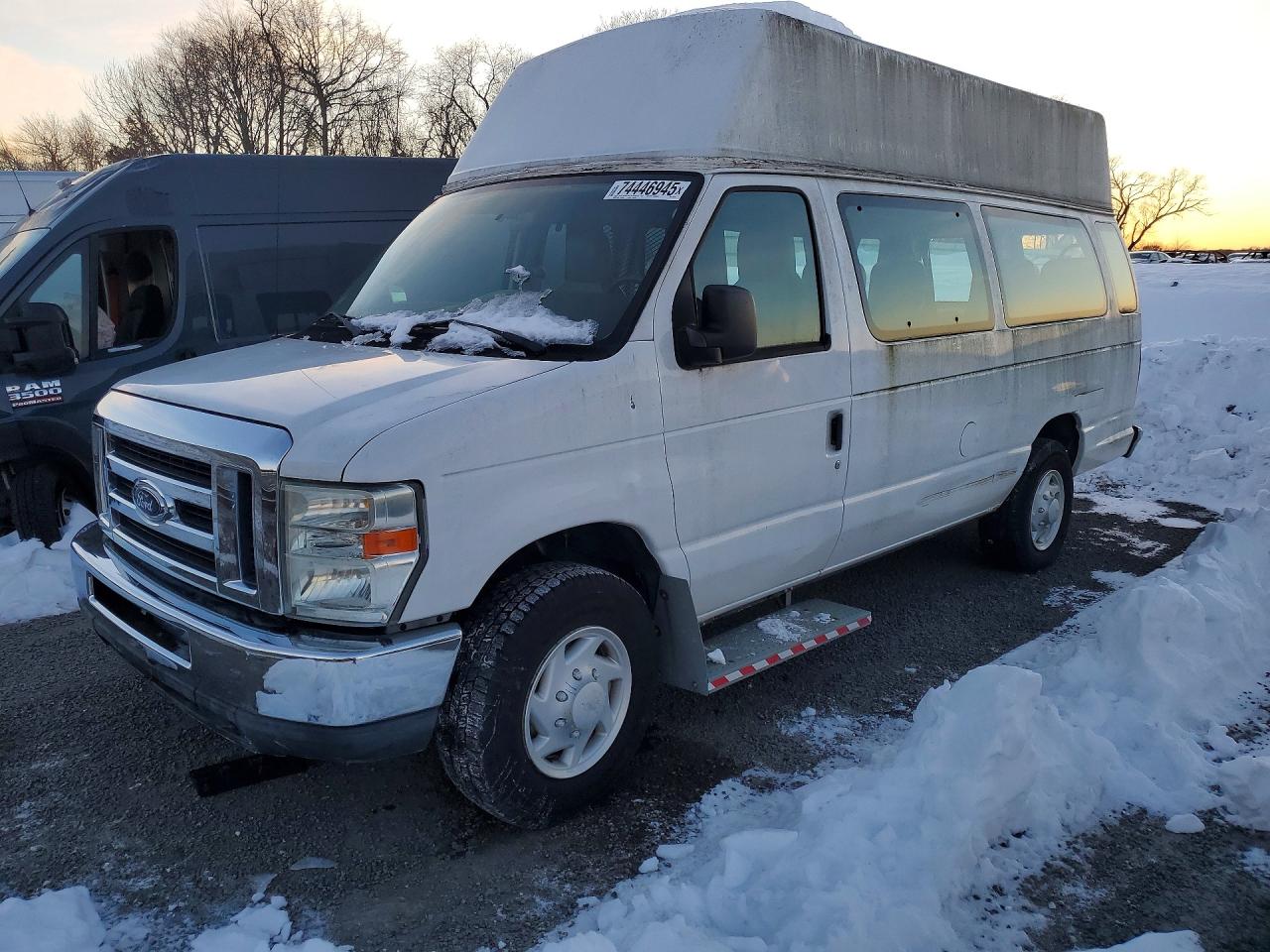 FORD ECONOLINE 2009