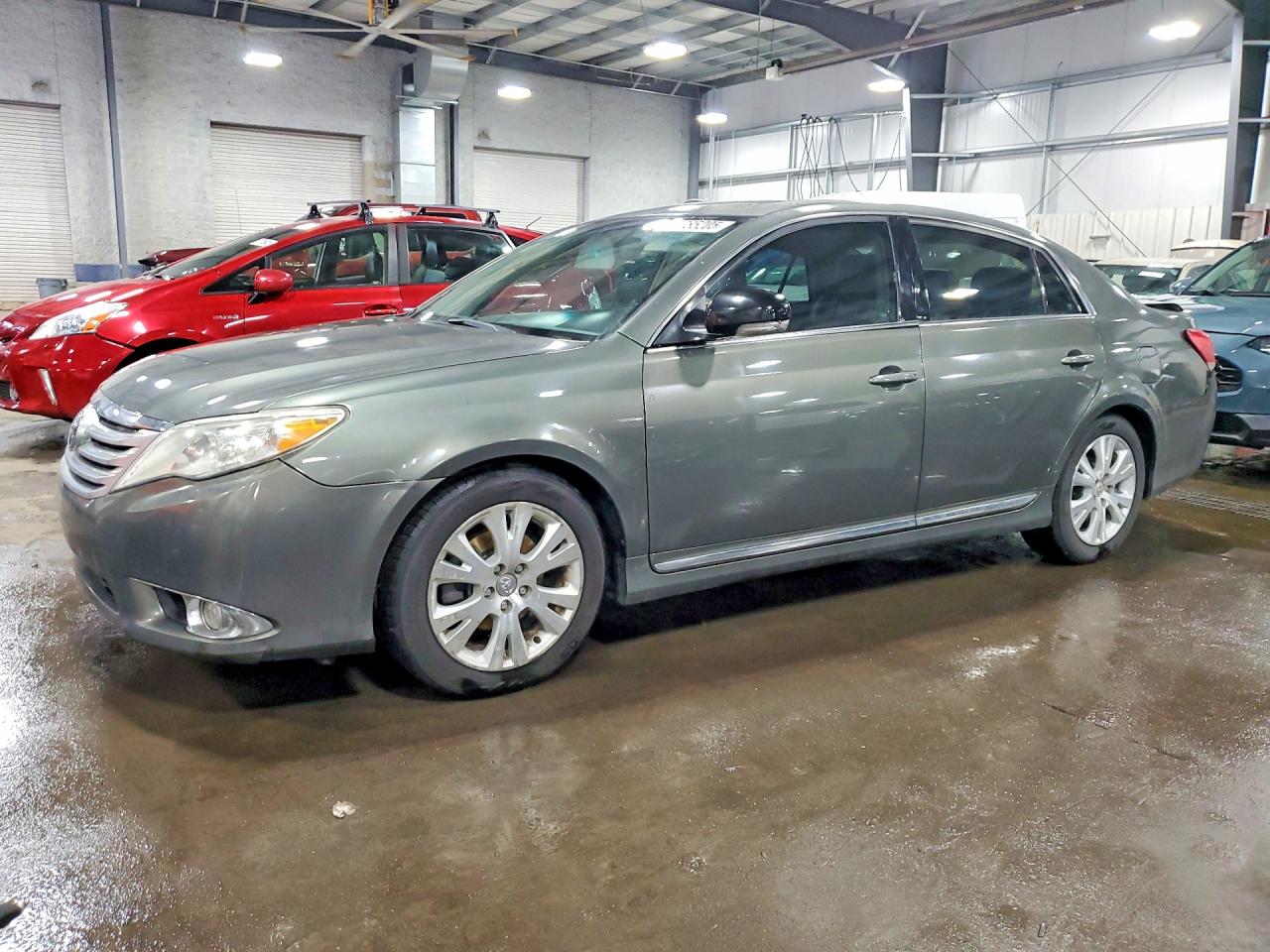 TOYOTA AVALON 2012