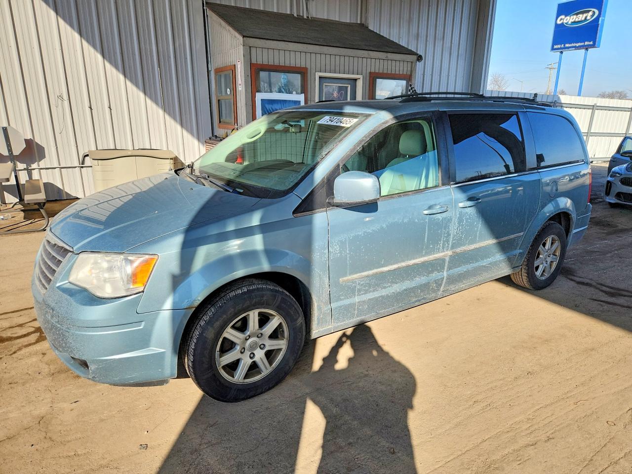 CHRYSLER TOWN & COUNTRY 2010