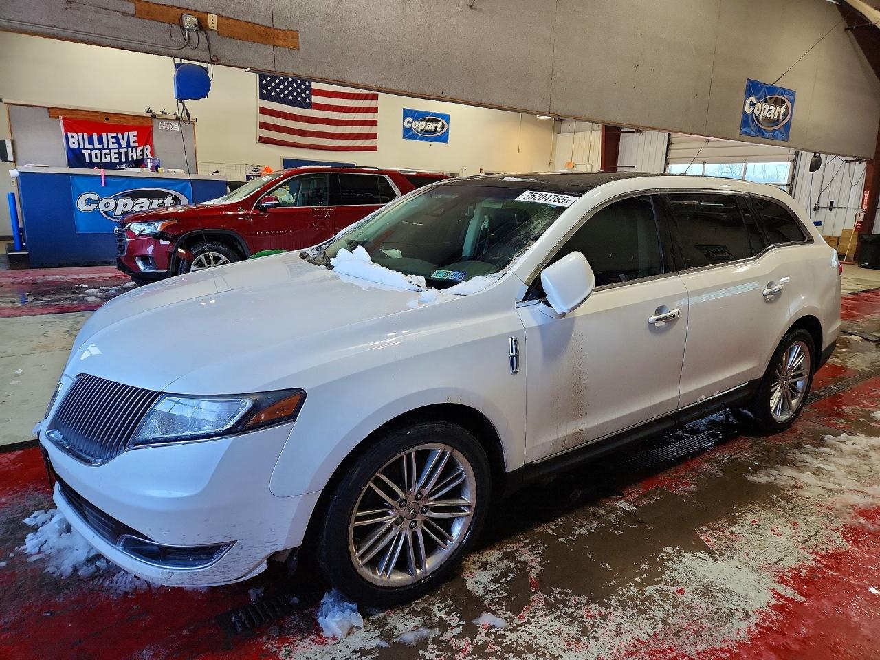 LINCOLN MKT 2014