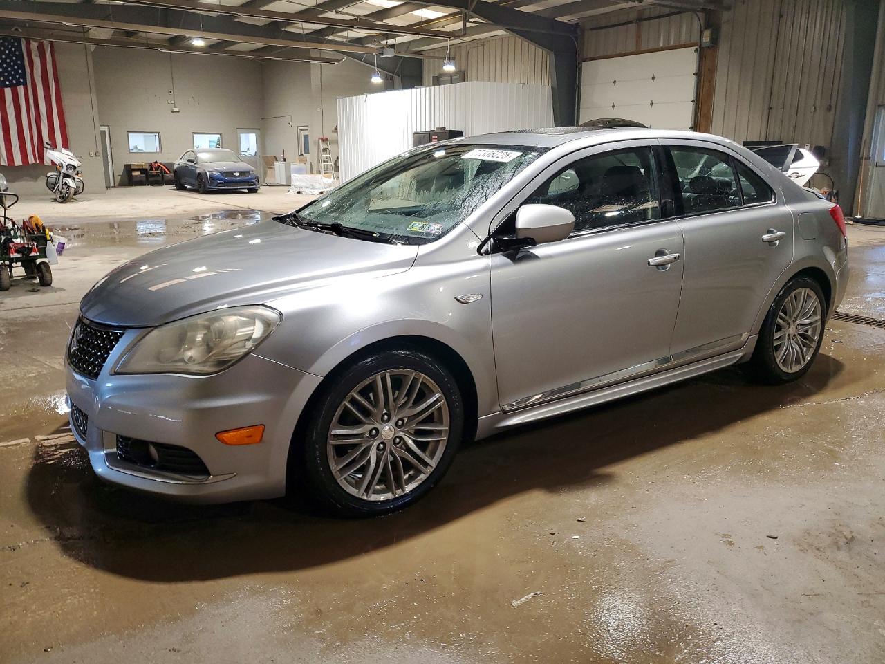 SUZUKI KIZASHI 2011