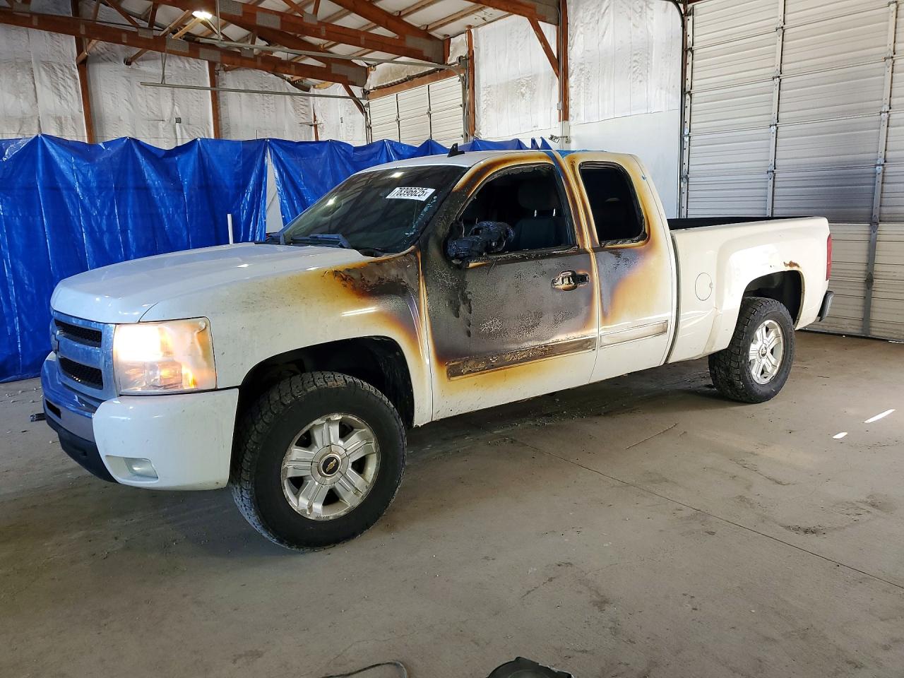 CHEVROLET SILVERADO 2011