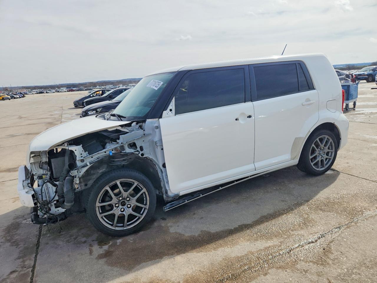 SCION XB 2013
